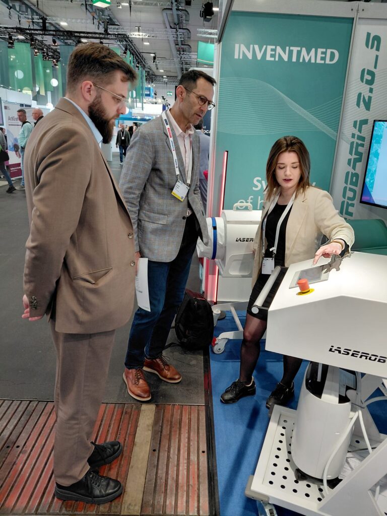Inventmed podczas konferencji EWMA 2026 w Bremie, prezentujące technologię Laserobaria 2.0_S